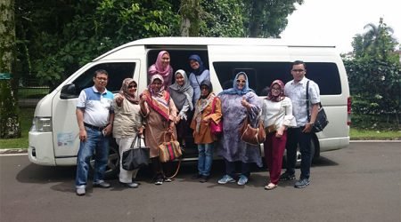 Sewa-Hiace-Wisata-Jakarta